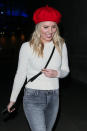 <p>Oh là là! Das Londoner-It-Girl Mollie King könnte mit ihrer roten Baskenmütze glatt als Pariserin durchgehen. Ihr Look ist nicht nur très chic, sondern auch ideal für den Frühling. (Bild: ddp) </p>