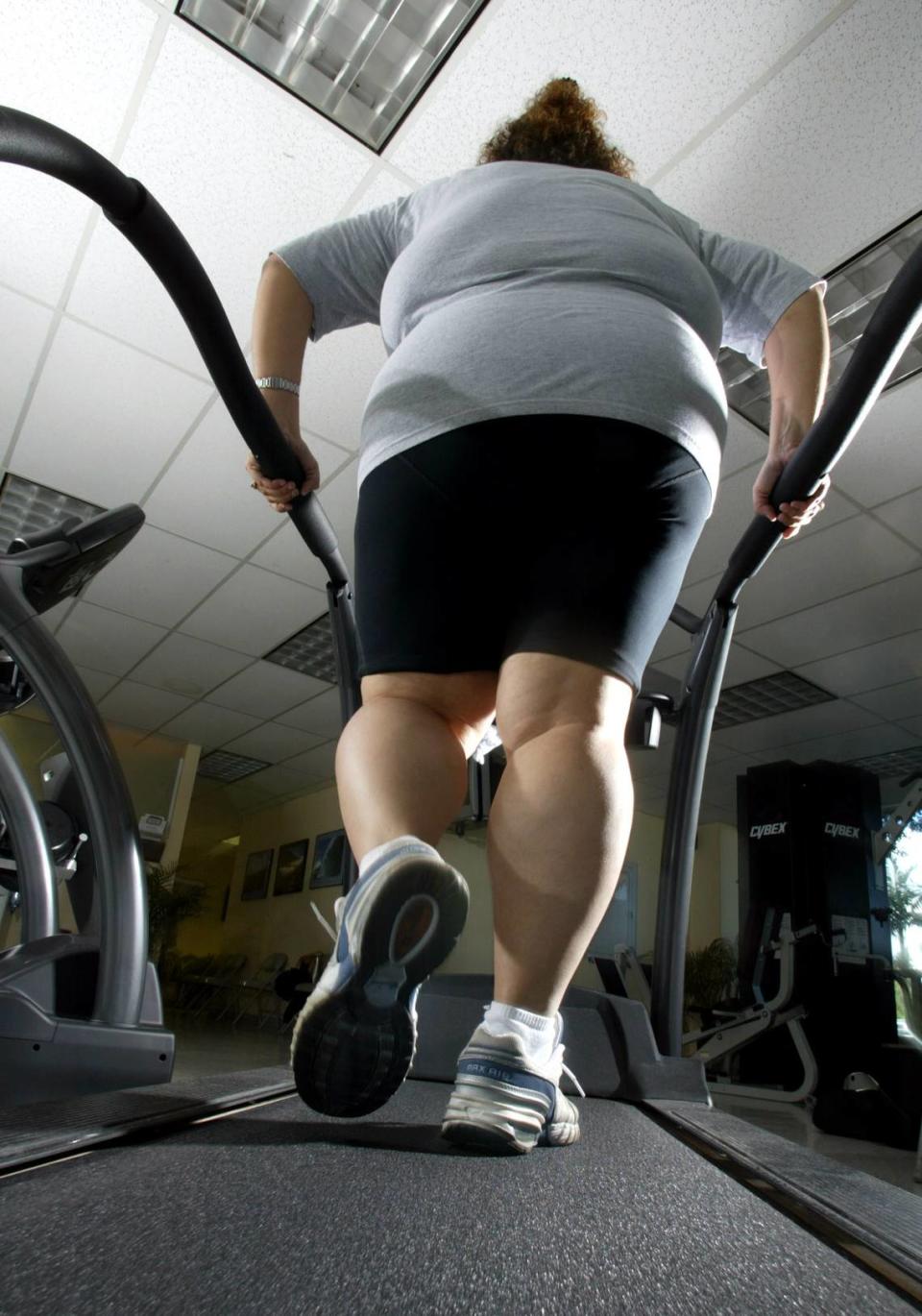 Dado que los adultos mayores tienen menos músculo, “si quieren perder peso, tienen que estar dispuestos al mismo tiempo a aumentar la actividad física”.