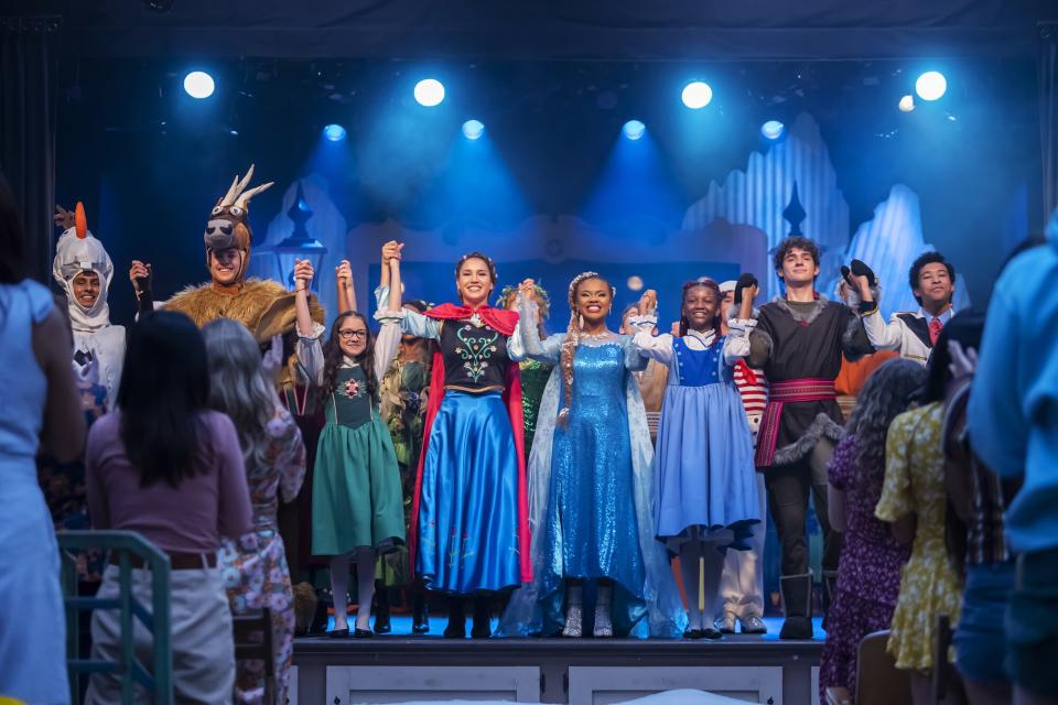 FRANKIE RODRIGUEZ, MATT CORNETT, LIAMANI SEGURA, SOFIA WYLIE, DARA RENEÉ, ARIA BROOKS, JOSHUA BASSETT, ADRIAN LYLES, HIGH SCHOOL MUSICAL: THE MUSICAL: THE SERIES - “Let It Go“