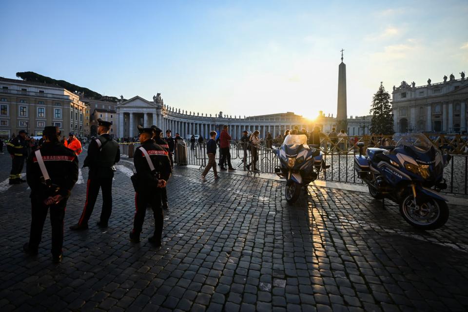 La Place Saint-Pierre-de-Rome au Vatican.  - BFMTV