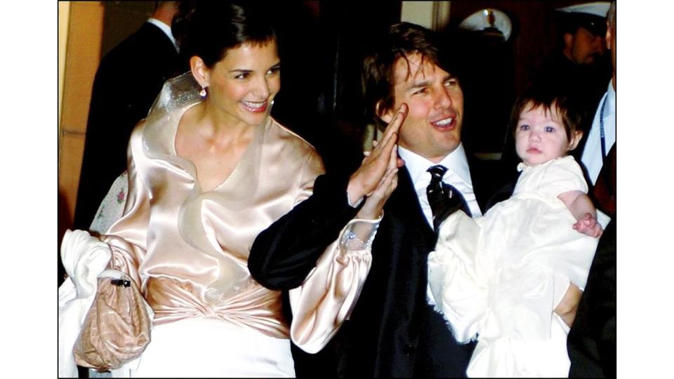 katie holmes tom cruise with daughter suri as a baby