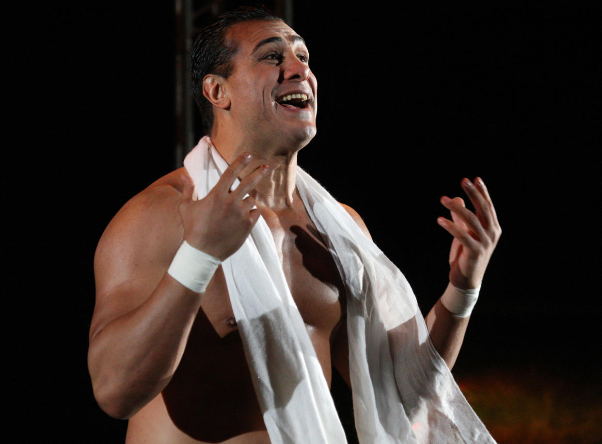 El luchador mexicano y el actual campeón de la WWE revela con que diva le gustaría tener un mano-a-mano.