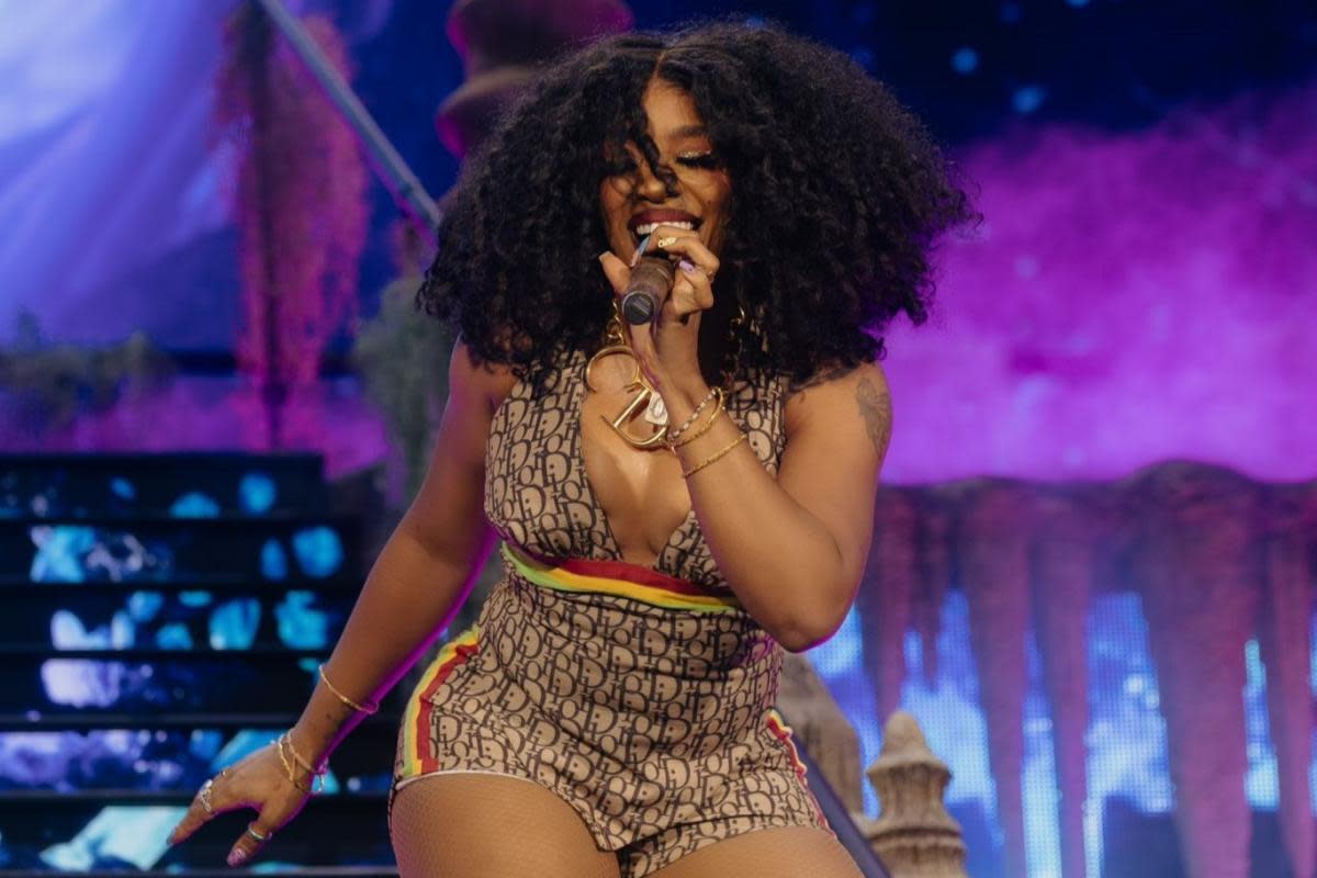 SZA performing at Hyde Park BST on Saturday June 29 <i>(Image: Mr Not Blue and Cassidy Meyers)</i>