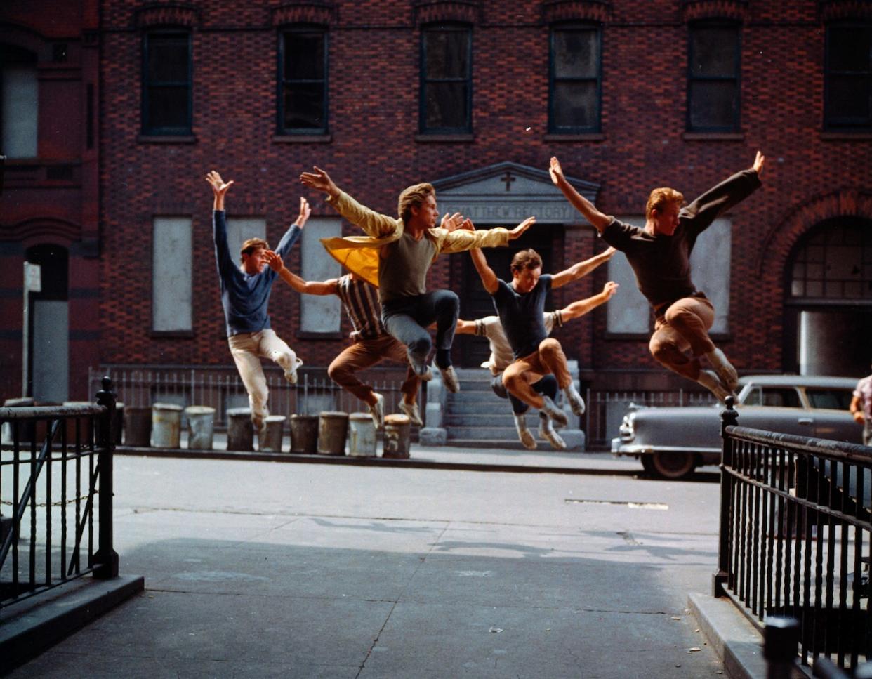 In der Tanz-Kompilation „Dancing in Movies“ fehlen auch die Klassiker nicht: Im Bild der Film „West Side Story“ aus dem Jahr 1961. (Bild: Mirisch-7 Arts/United Artists/Kobal/REX/Shutterstock)