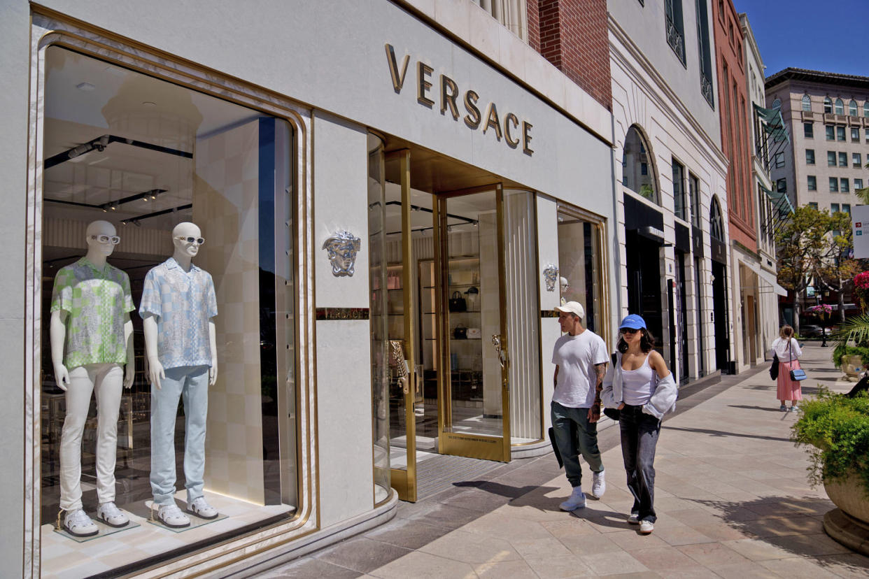 A Versace store on Rodeo Drive in Beverly Hills, Calif.  (Eric Thayer / Bloomberg via Getty Images)