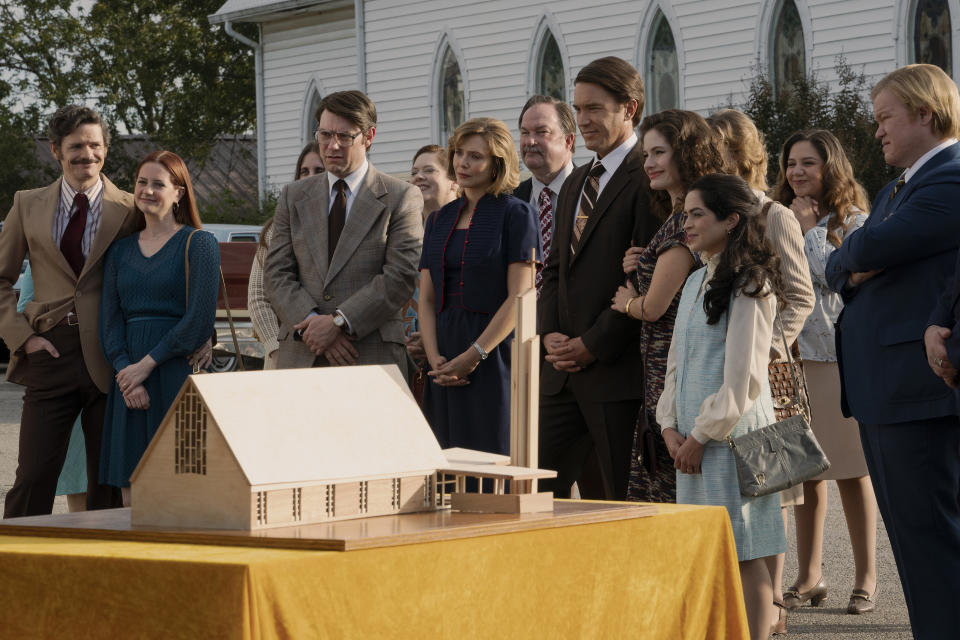 Patrick Fugit (left), Elizabeth Olsen (middle), and Tom Pelphrey (right) in HBO Max's "Love & Death"<span class="copyright">Jake Giles Netter/HBO Max</span>