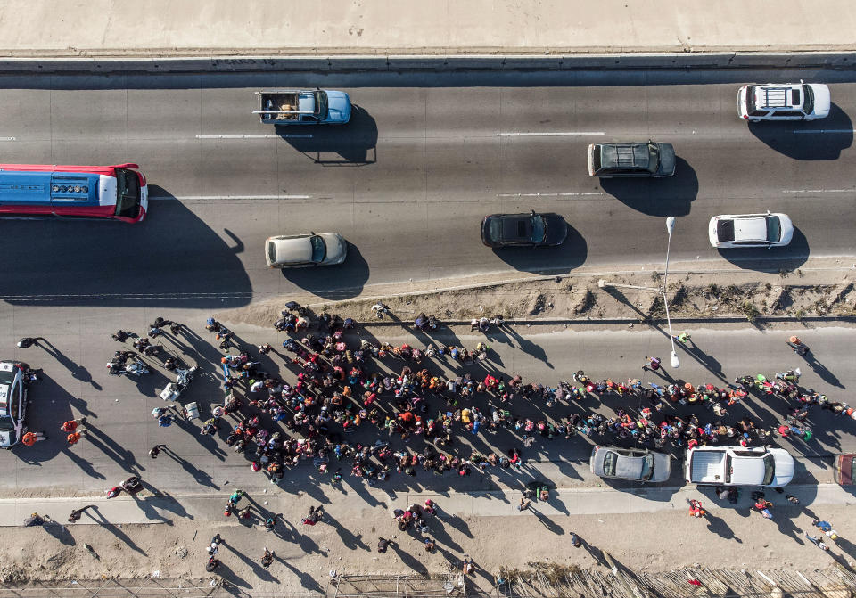 Migrant caravan arrives at U.S.-Mexico border