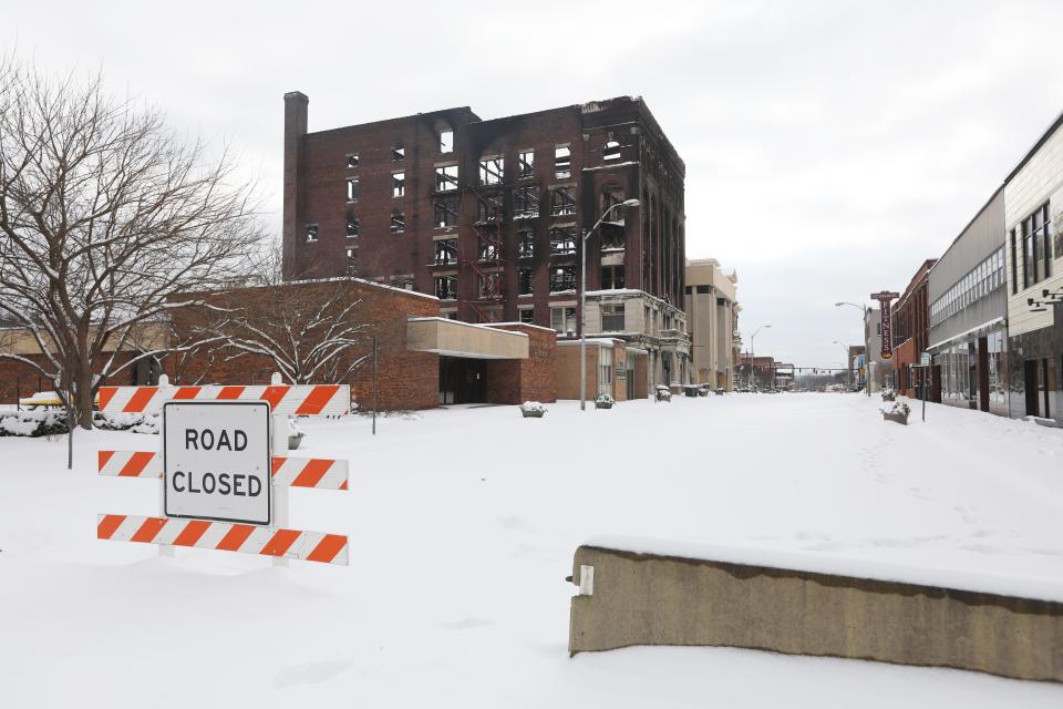 Columbia Gas is working on gas lines around the Masonic Temple. When they give the go-ahead on safety, the demolition can proceed, Zanesville Mayor Don Mason said.