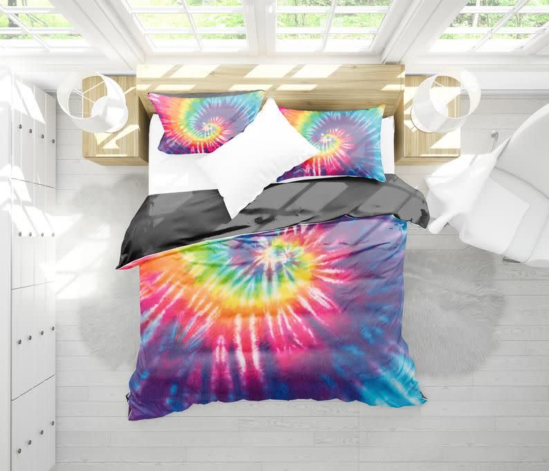 6) Colorful Tie-Dye Spiral Print Hippie Bedding Set