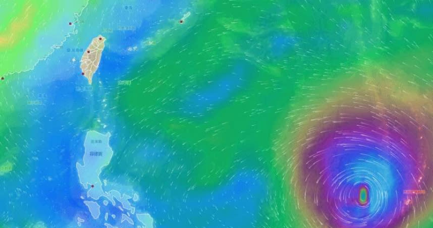 瑪娃颱風路徑有提早北轉的趨勢瑪娃颱風路徑有提早北轉的趨勢。（圖／中央氣象局、日本氣象廳）