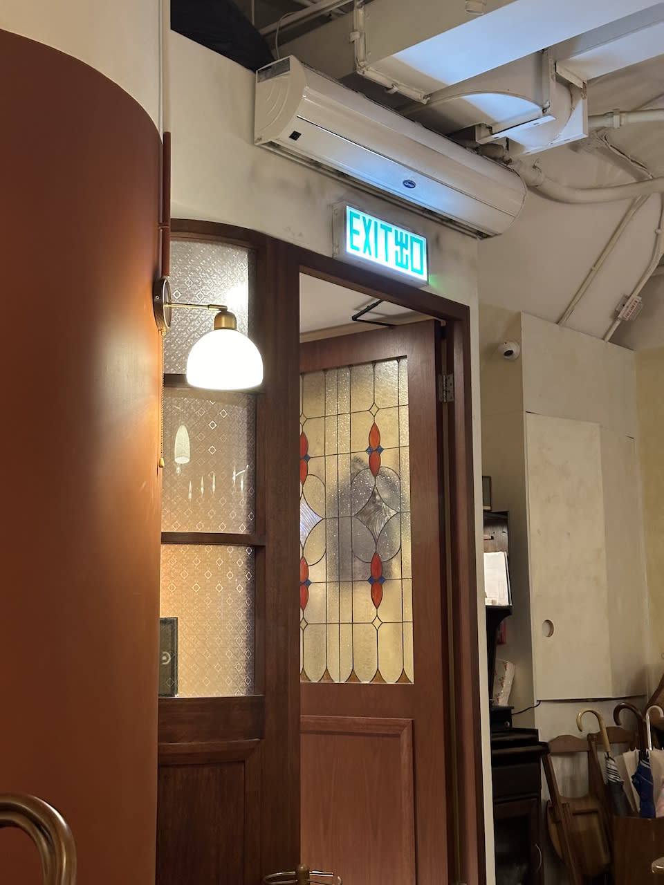 上環美食Cafe｜人氣日式小店Relieve稍息新菜單：限量每日20份人手製和牛漢堡咖哩蛋包飯、魚子爆滿松葉蟹膏甲羅燒飯