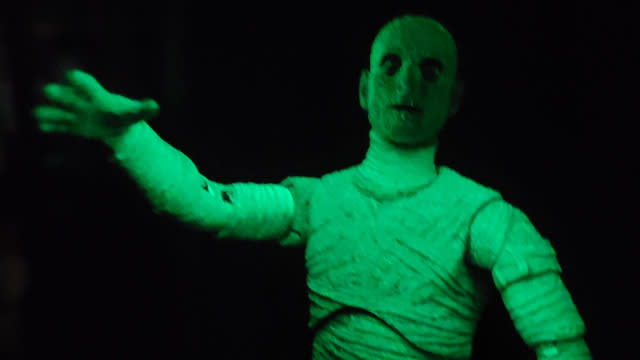 Toy Review: Universal Monsters Glow-in-the-Dark Mummy by NECA