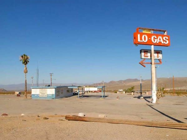 cheap oil gas station