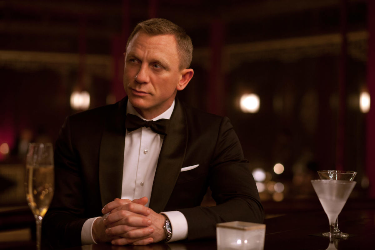 Daniel Craig Recalls Drunken Pitch That Landed Sam Mendes Bond Directing Gig: ‘I’m in Sh*t Now’ thumbnail