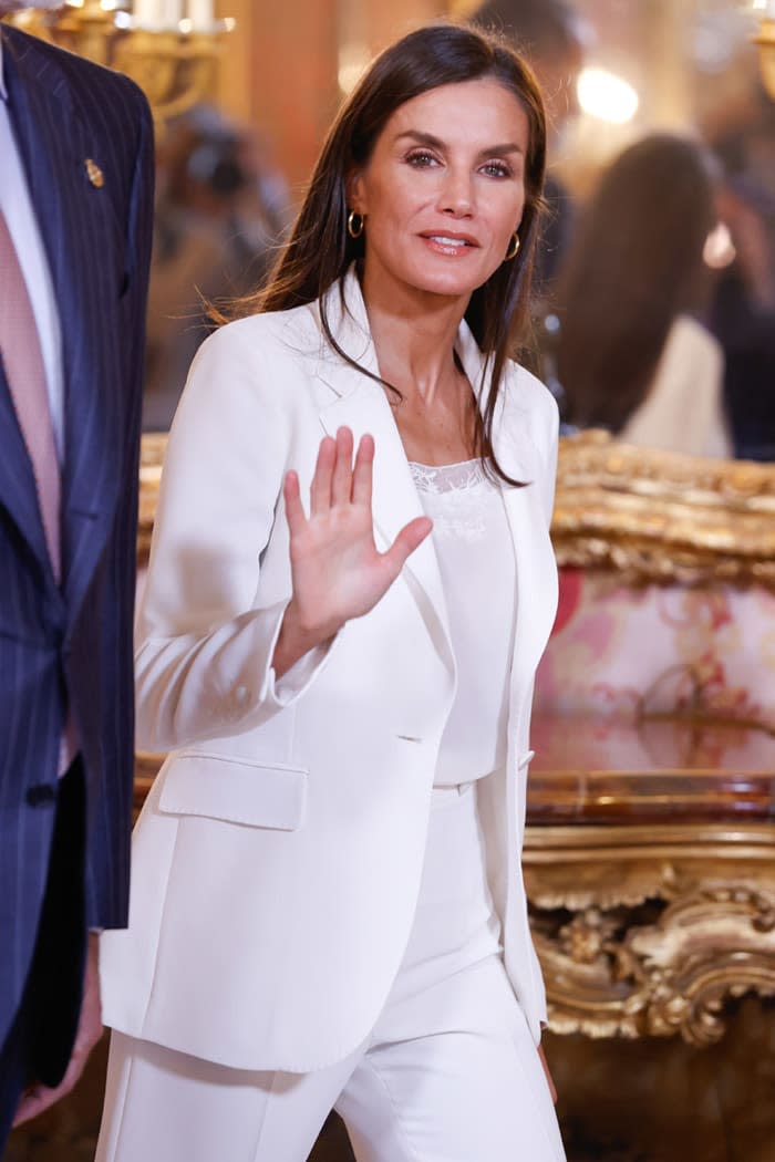 reina Letizia traje blanco