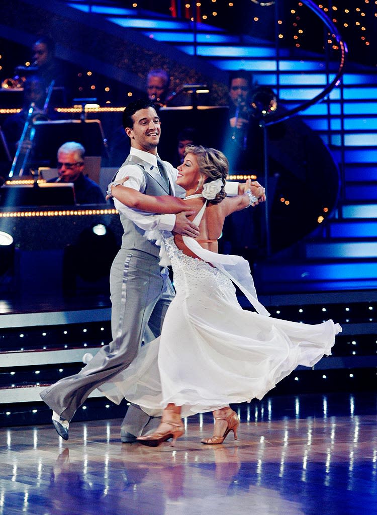 Shawn Johnson and Mark Ballas perform the Viennese Waltz to "Ordinary Day" by Vanessa Carlton on "Dancing with the Stars."