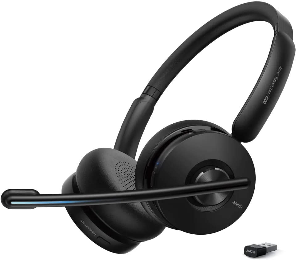 Auriculares con Bluetooth y micrófono Anker PowerConf H500. Imagen vía Amazon.