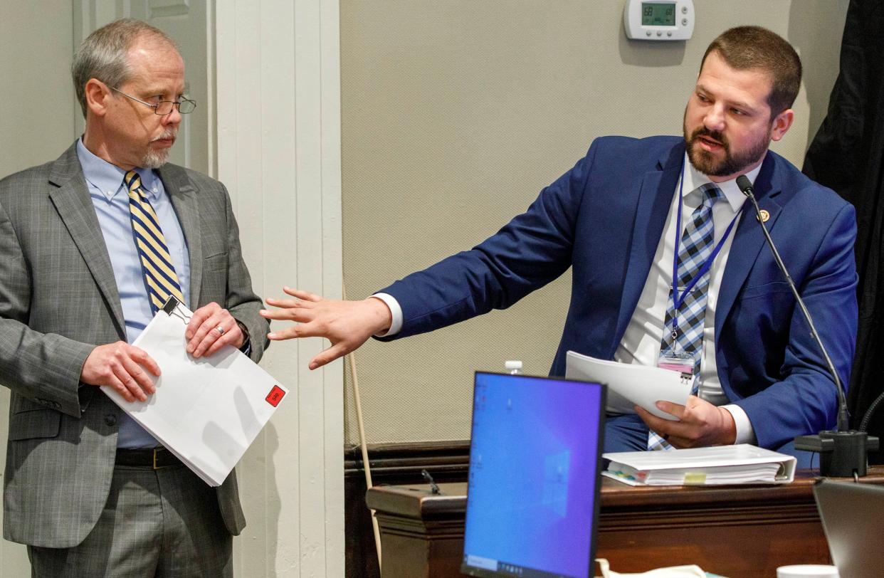 Prosecutor Creighton Waters, left, questions South Carolina Law Enforcement Division special agent Peter Rudofski who laid out a timeline of data points from the evidence (AP)