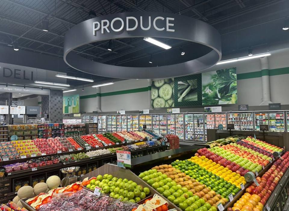 El centro de frutas y verduras que abrió en un nuevo Publix en Homestead en el Valencia Center el 4 de abril de 2024.