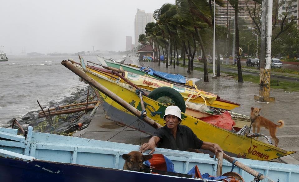 Typhoon Koppu pounds the Philippines