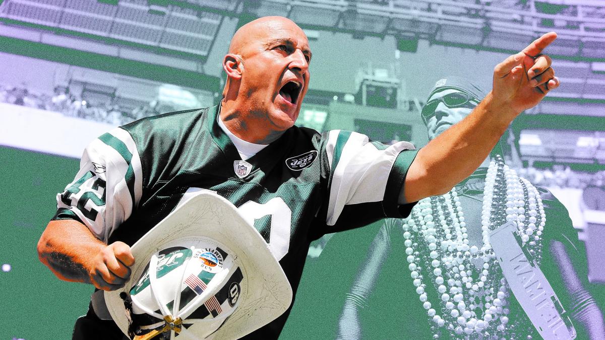 New York Jets superfan Fireman Ed has Q-U-I-T