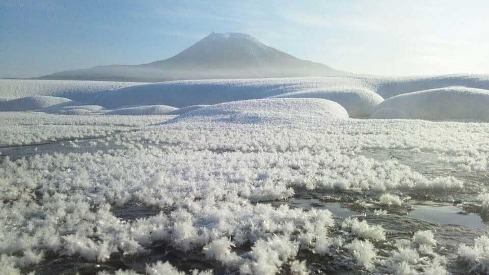 ▲東北海道景點玩法—阿寒湖-霜花frost flower 
（圖／Tripbaa趣吧！旅遊平台）