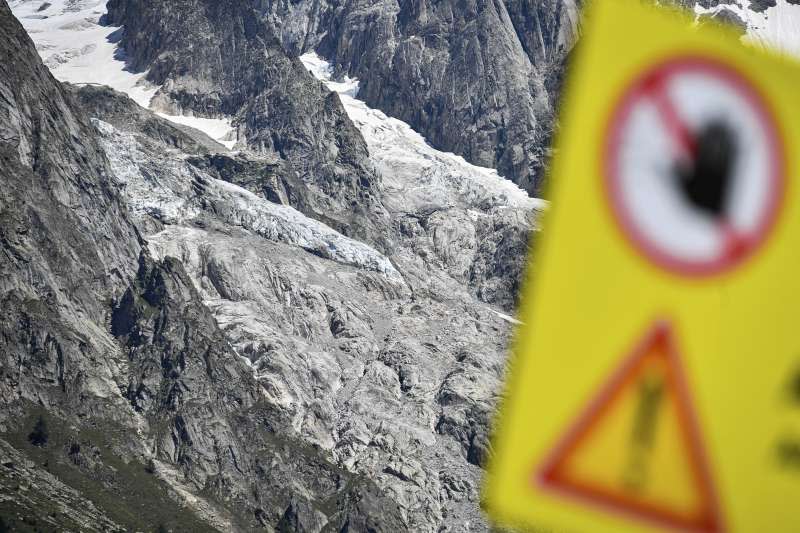 義大利白朗峰一處冰川有溶解崩塌危險。（AP）