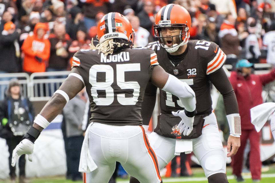 Browns quarterback Joe Flacco and tight end David Njoku celebrate after a touchdown against the Jaguars.