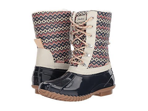 Get them <a href="https://www.zappos.com/p/skechers-hampshire-navy-natural/product/8969176/color/3606" target="_blank">here</a>.&nbsp;