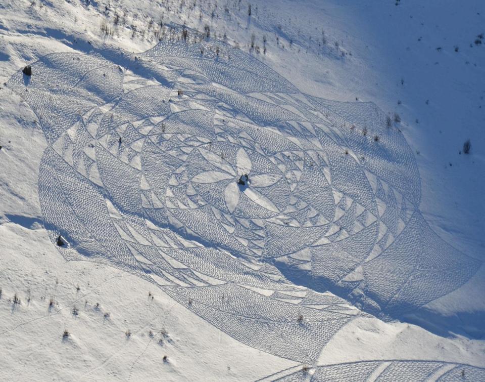 <p class="MsoNormal">Snow art crop circles by Simon Beck<br> View more of Beck's art on his Facebook page, <a href="https://www.facebook.com/snowart8848" rel="nofollow noopener" target="_blank" data-ylk="slk:Simon Beck's Snow Art;elm:context_link;itc:0;sec:content-canvas" class="link ">Simon Beck's Snow Art</a></p>