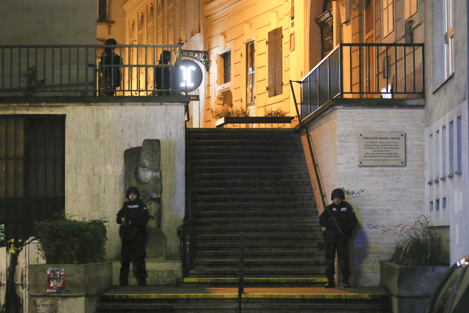 Police officers stay in position at stairs named 'Theodor Herzl Stiege' near a synagogue after gunshots were heard, in Vienna, Monday, Nov. 2, 2020. Austrian police say several people have been injured and officers are out in force following gunfire in the capital Vienna. Initial reports that a synagogue was the target of an attack couldn't immediately be confirmed. Austrian news agency APA quoted the country's Interior Ministry saying one attacker has been killed and another could be on the run.(Photo/Ronald Zak)