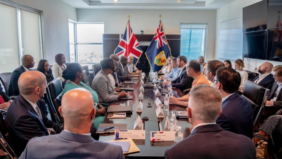 A bipartisan U.S. congressional delegation visited TCI officials on Monday to discuss the arrests of five Americans over an ammunition possession law.