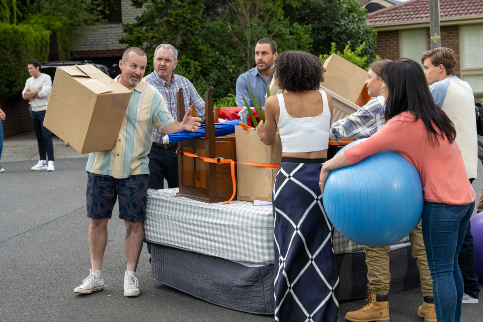 toadie rebecchi, karl kennedy, andrew rodwell, remi varga murphy, cara varga murphy, wendy rodwell and jj varga murphy in neighbours