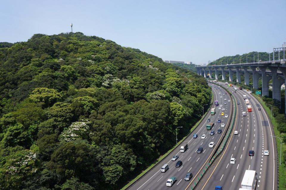 中秋國慶連假將至，高公局預估國道車潮恐像大年初一。（圖為國道示意圖）   圖：取自高速小飛力粉絲專頁