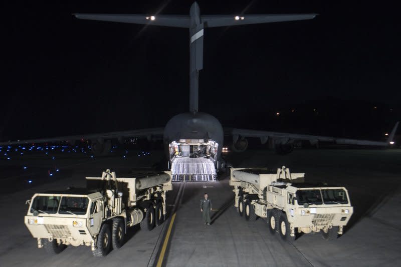 美軍薩德（THAAD）飛彈防禦系統第一批裝備7日進駐南韓（AP）