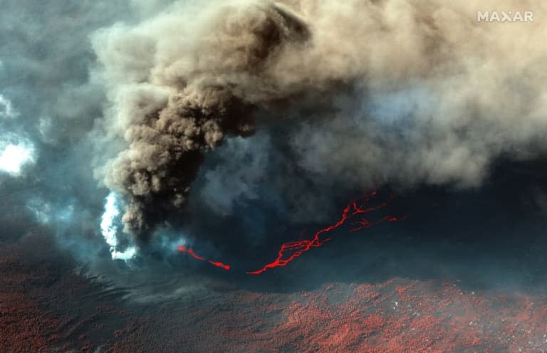 Photo satellite diffusée par Maxar Technologies du volcan Cumbre Vieja en éruption sur l'île de La Palma, le 14 octobre 2021 aux Canaries - - © 2019 AFP