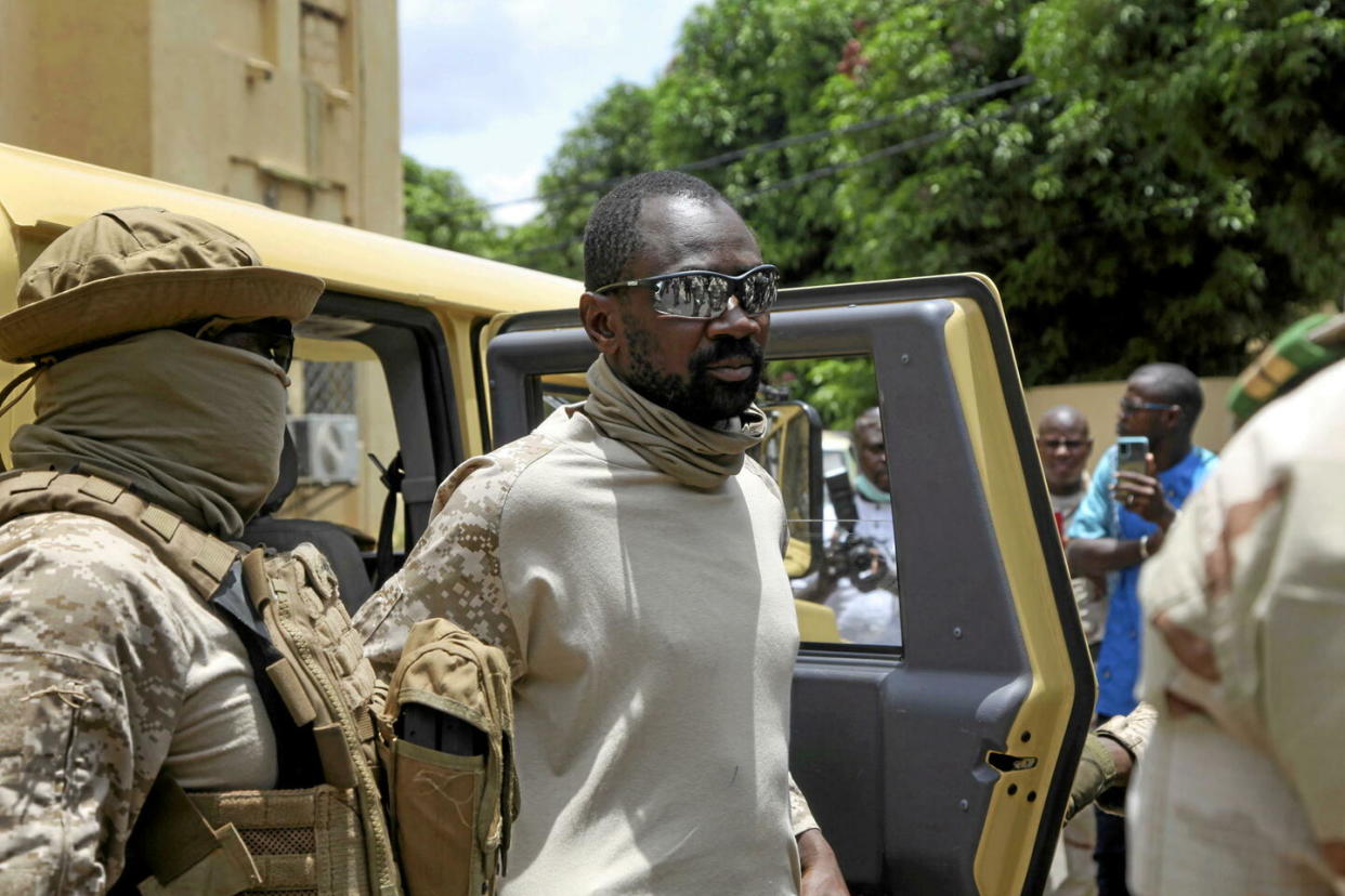 Le colonel Assimi Goïta dirige la junte au pouvoir au Mali depuis août 2020.  - Credit:Baba Ahmed/AP/SIPA