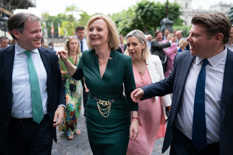 Liz Truss es una de las dos candidatas a suceder a Boris Johnson junto a Rishi Sunak