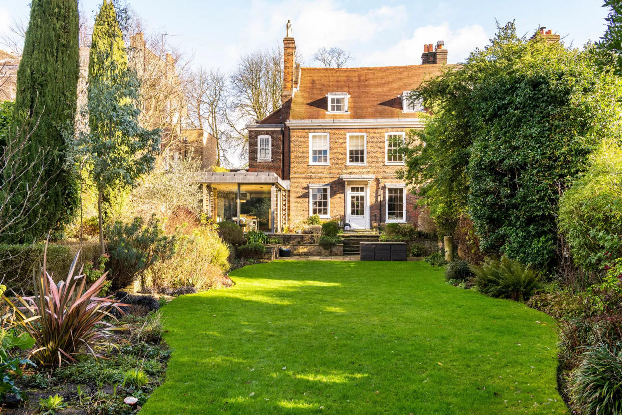 Six-bed detached house in Highgate, London. (Zoopla)