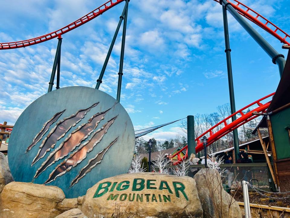 Big Bear Mountain rollercoaster at Dollywood (Zoey Goto)