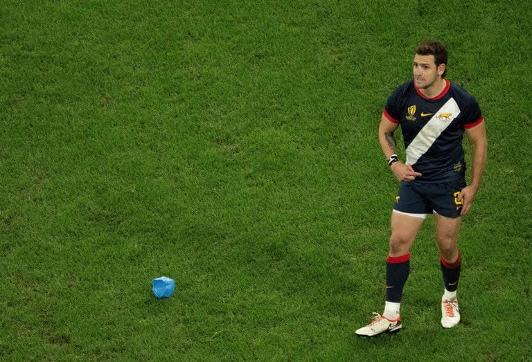 Nicolás Sánchez con la camiseta alternativa que los Pumas utilizaron en un partido del último Mundial