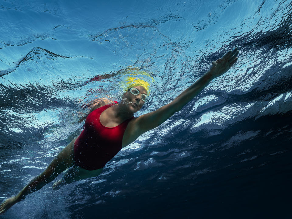 NYAD. Annette Bening as Diana Nyad in NYAD. Cr.Liz Parkinson/Netflix ©2023