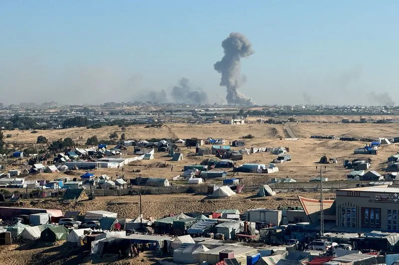 Khói bốc lên trong chiến dịch trên bộ của Israel ở Dải Gaza