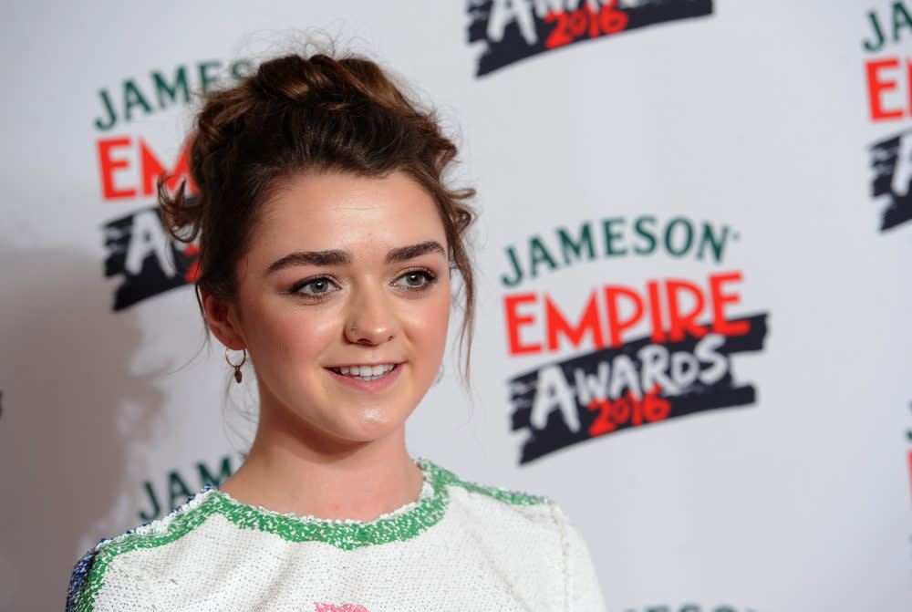 Maisie Williams just low-key revealed her normal, non-actor boyfriend on social media