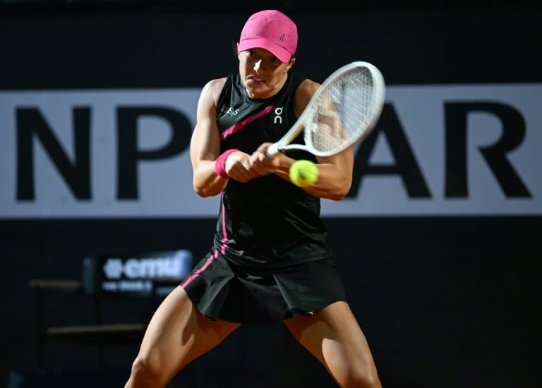 La Polonaise Iga Swiatek durant son match du 2e tour du tournoi WTA 1000 de Rome face à l'Américaine Bernarda Pera le 9 mai 2024 (Filippo MONTEFORTE)