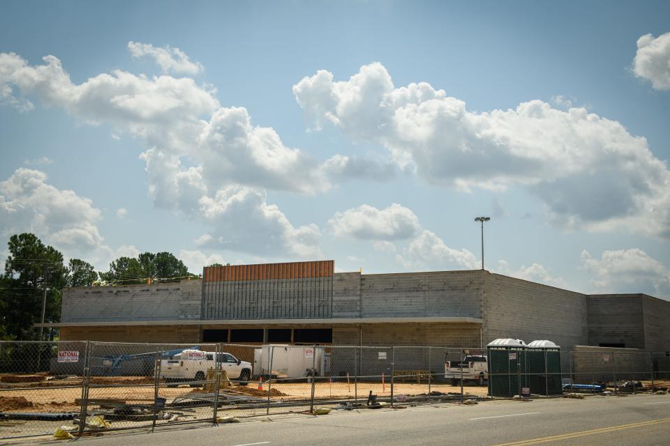 US Foods CHEF'STORE is under construction at the Cross Creek Mall.