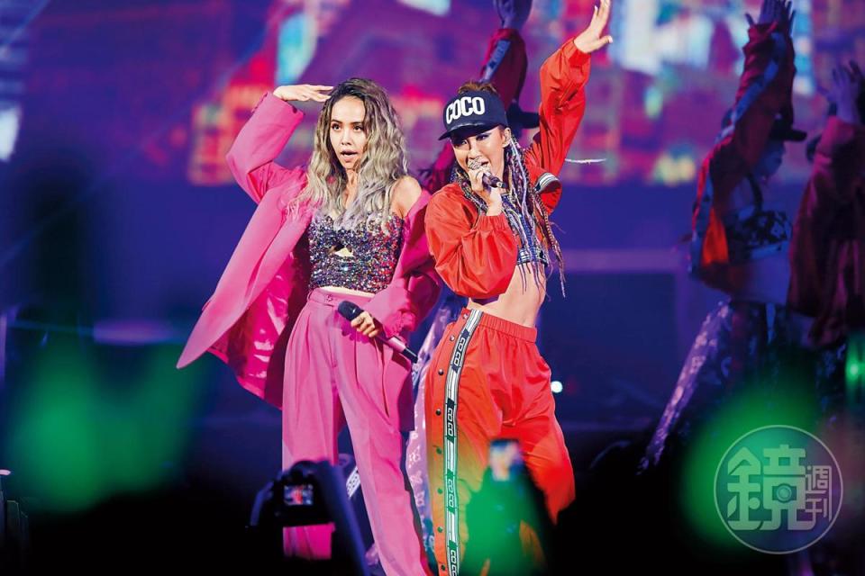 蔡依林日前受邀出席李玟（右）演唱會，兩大天后同台嗨翻現場粉絲。