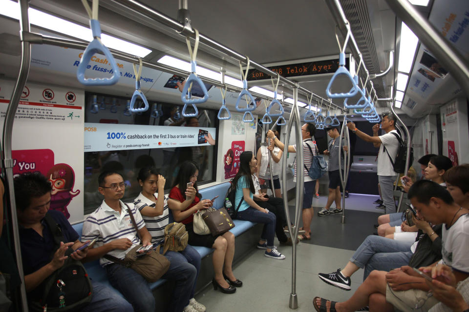 Commuters riding a Downtown Line train. (Yahoo News Singapore file photo)