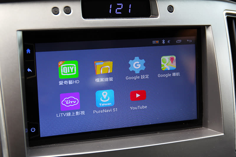 新增7吋多媒體系統，並具備手機連結、Youtube與導航等功能。