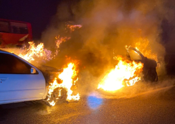 國道一號爆發火燒車案件。（圖／民眾提供）